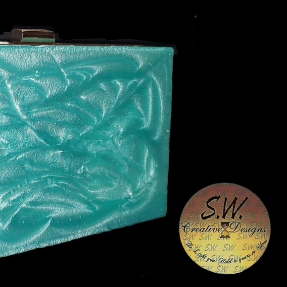 Beautiful Handcrafted Green Clutch Purse. - Picture 2 of 5